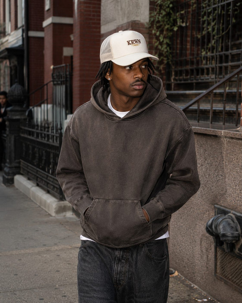 Trucker Cap Cream — street look